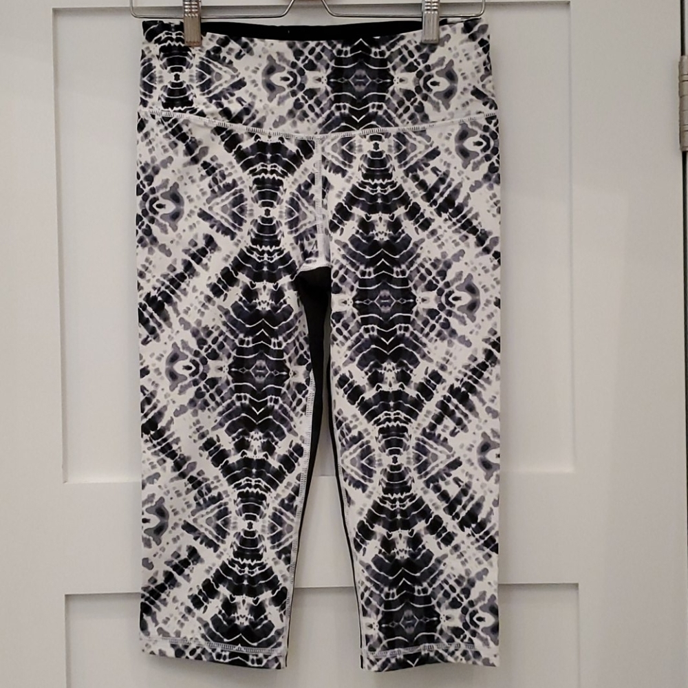 Victoria's Secret Knockout Crop Leggings
